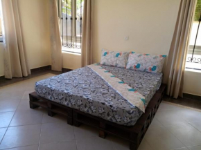 Quiet spacious room with an ocean breeze Shanzu